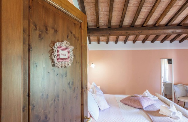Room 'Acacia' with Mountain View, Shared Pool and Wi-Fi