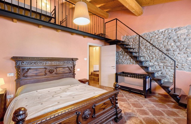 Room 'Amilcare' with Shared Terrace, Wi-Fi and Air Conditioning