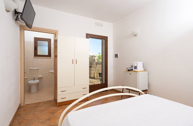 Room 'Angeli Nel Salento - C H - Vento' with Private Terrace, Wi-Fi and Air Conditioning