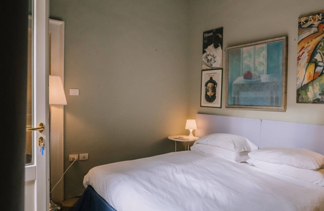 Room at Palazzo, terrace, historical center, 7 km from beaches.
