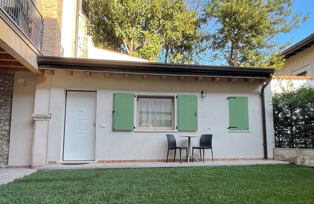 Room 'Camera Matrimoniale - Isola Olivo' with Shared Pool, Wi-Fi and Air Conditioning