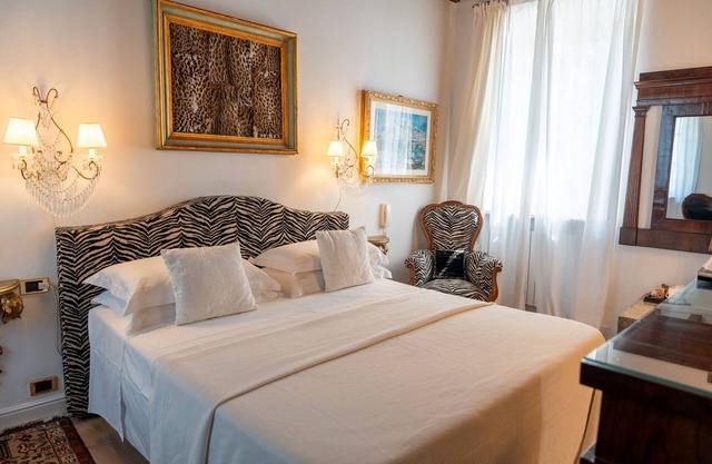 Room 'Casino Di Caccia 2' with Shared Pool, Wi-Fi and Air Conditioning