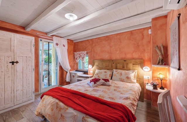 Room 'Corallo' with Private Terrace, Wi-Fi and Air Conditioning