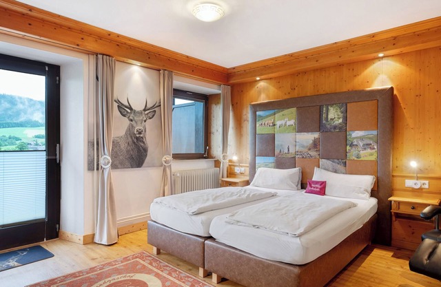 Room 'Doppelzimmer 1' with Mountain View, Balcony and Wi-Fi