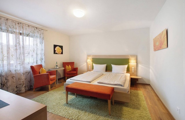 Room 'Doppelzimmer 3' with Shared Garden and Wi-Fi