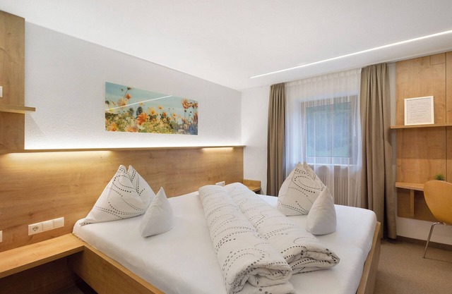 Room 'Ederhof 4' with Mountain View, Shared Terrace and Wi-Fi