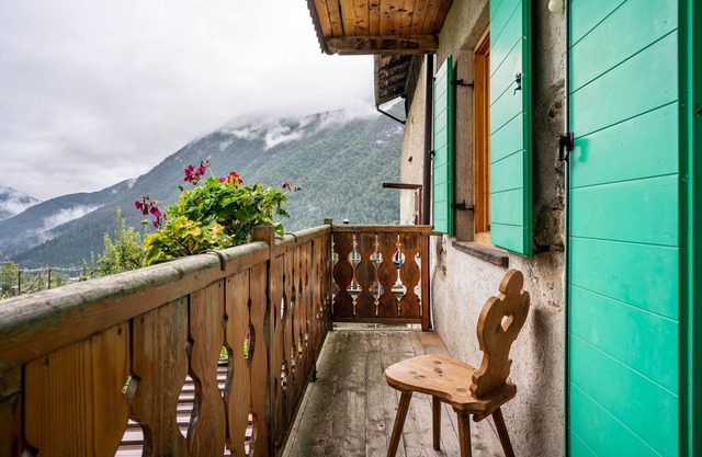 Room 'Eia' with Mountain View and Shared Garden