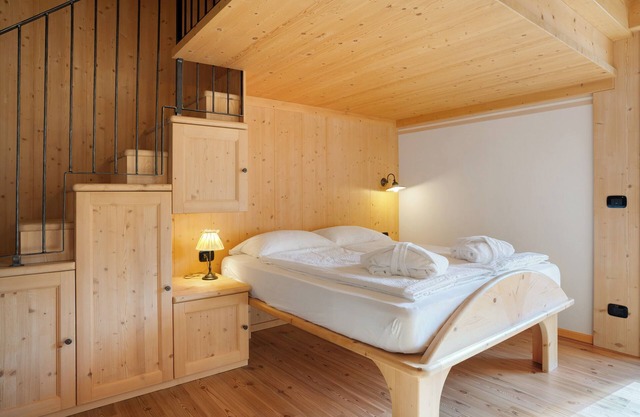 Room 'Faggio' with Mountain View, Private Garden and Balcony