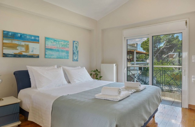 Room 'First Floor Master Bedroom' with Shared Terrace, Wi-Fi and Air Conditioning