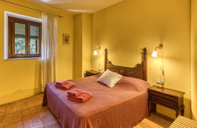 Room 'Fonoll' with Shared Pool, Terrace and Wi-Fi