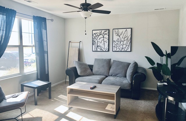Room for Rent in a Relaxed Townhome by Ft Carson