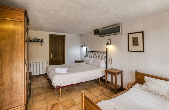 Room 'Gregal' with Shared Pool, Wi-Fi and Air Conditioning