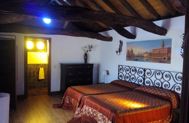 Room 'Habitación 8' with Private Terrace, Wi-Fi and Air Conditioning