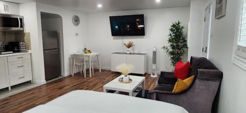 Room in Halifax - Studio Suite