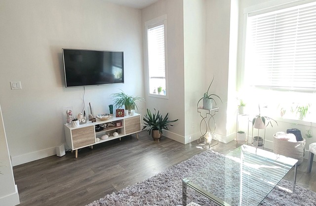Room in new townhouse