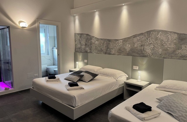 Room in penthouse 15 meters from the center of Tropea