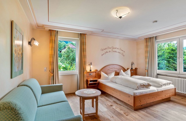 Room 'Landhauszimmer Sonnenzeit' with Mountain View and Wi-Fi