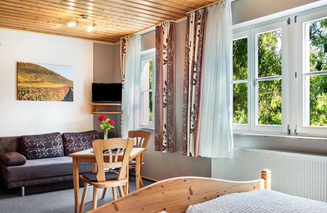 Room 'Lutz - Zimmer 2' with Shared Terrace, Shared Garden and Wi-Fi