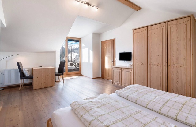Room 'Mairhof Acht Gipfel' with Mountain View, Private Terrace and Shared Garden