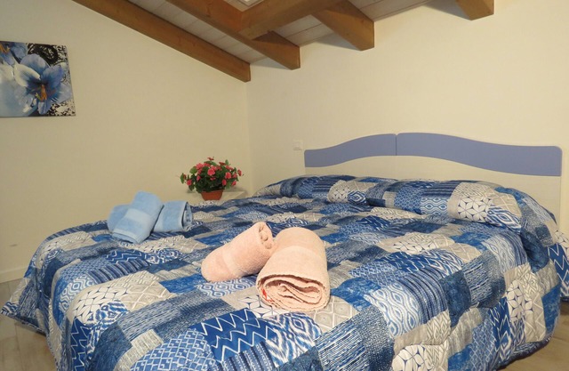 Room 'Maria Stella Moon' with Shared Garden, Wi-Fi and Air Conditioning