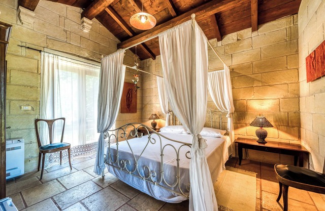 Room 'Masseria Copertini - Geco' with Wi-Fi and Air Conditioning