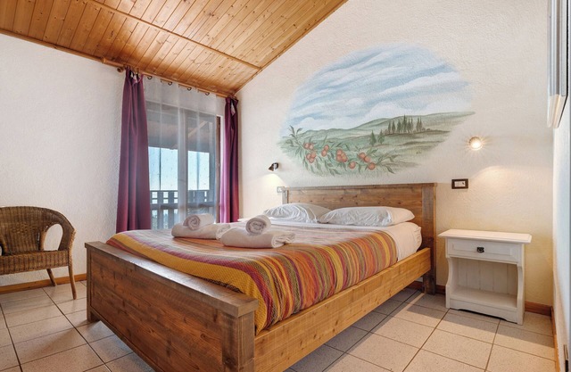 Room 'Matrimoniale Con Balcone' with Lake View, Shared Garden and Wi-Fi