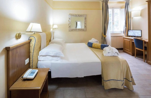 Room 'Matrimoniale 4' with Shared Garden, Wi-Fi and Air Conditioning