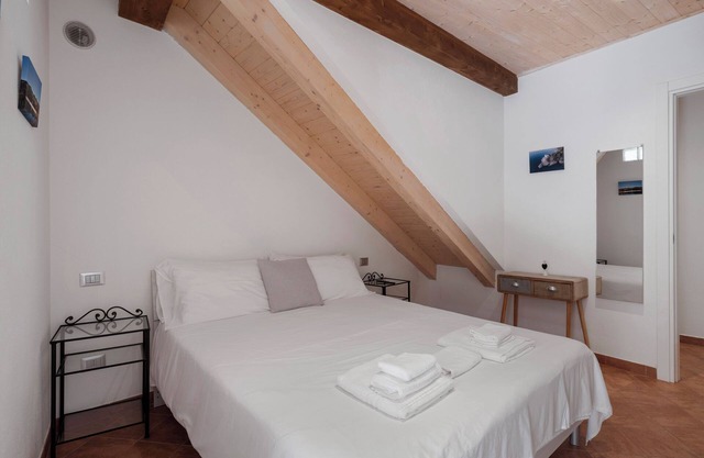 Room 'Matrimoniale' with Balcony and Wi-Fi