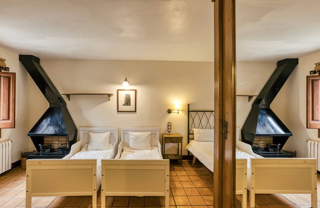 Room 'Mestral' with Shared Pool, Wi-Fi and Air Conditioning