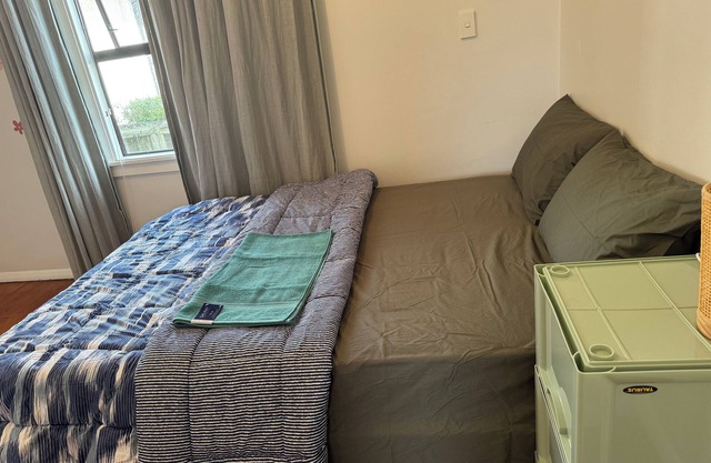 Room near airport Wellington
