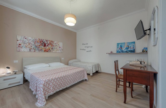 Room 'Nel Blu Dipinto Di Blu' with Shared Terrace, Wi-Fi and Air Conditioning