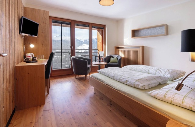 Room 'Ortlersuite Zi 4' with Mountain View, Shared Garden and Balcony