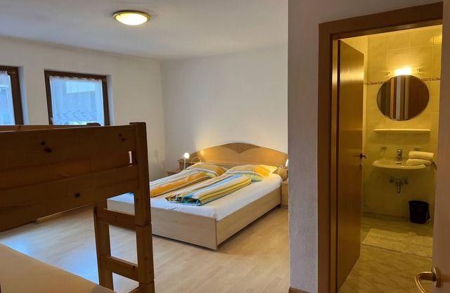 Room 'Pension Waldheim 2' with Mountain View, Shared Garden and Wi-Fi