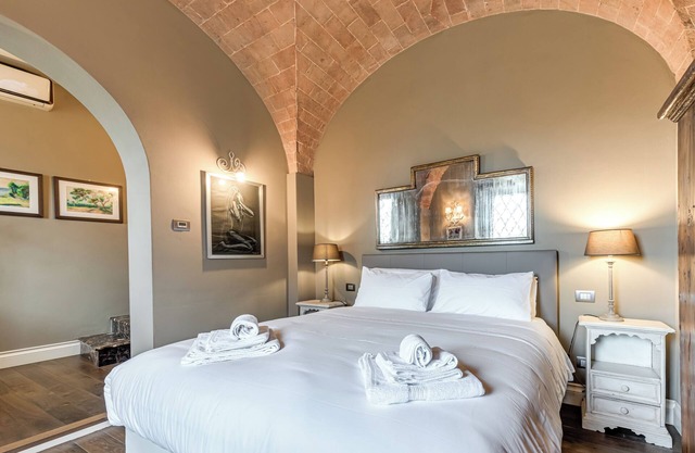 Room 'Pretty Suite Firenze' with Private Garden, Wi-Fi and Air Conditioning