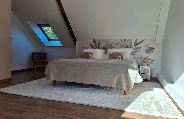 Room 'Quartz Rose Et Cristal De Roche' with Shared Terrace, Shared Garden and Wi-Fi
