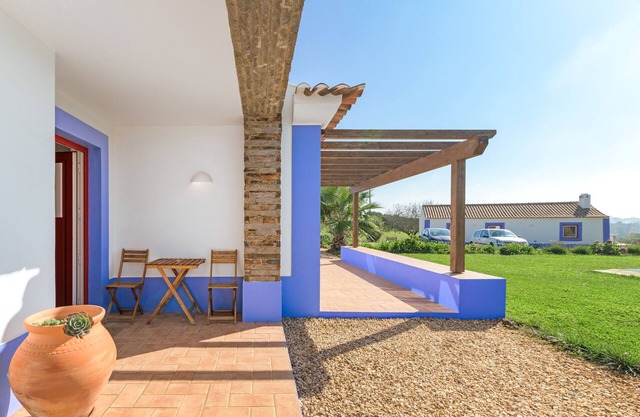 Room 'Quarto Suite Esteva' with Mountain View, Shared Pool and Wi-Fi