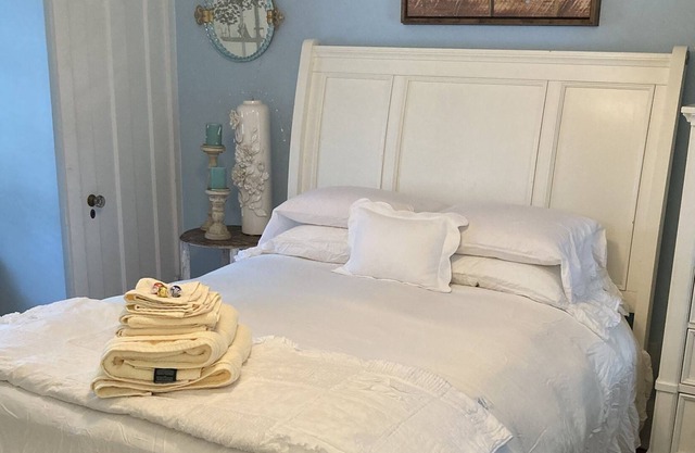 Room rental in “cottage like” home