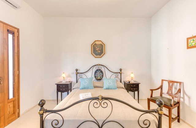 Room 'Sara - 6' with Private Terrace, Wi-Fi and Air Conditioning