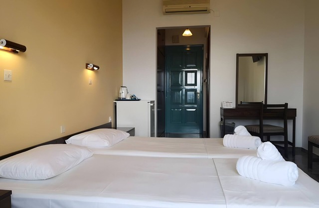 Room 'Sea View 3' with Private Terrace, Wi-Fi and Air Conditioning