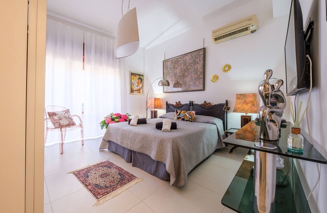 Room 'Stromboli' with Shared Terrace, Wi-Fi and Air Conditioning
