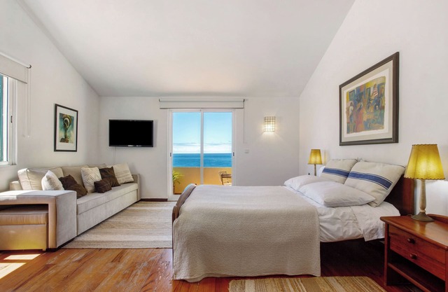 Room 'Suite Bela Vigia 1' with Shared Pool, Shared Garden and Wi-Fi