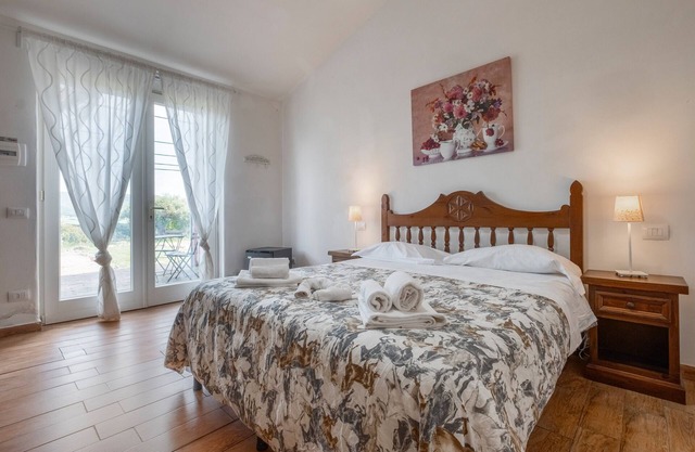 Room 'Timo' with Shared Pool, Wi-Fi and Air Conditioning