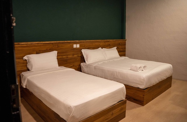 Room V @ Jalan Sultanah Near Bus Stop Batu Pahat