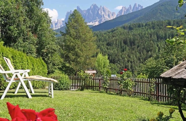 Room 'Veltierhof 6' with Mountain View, Private Terrace and Wi-Fi