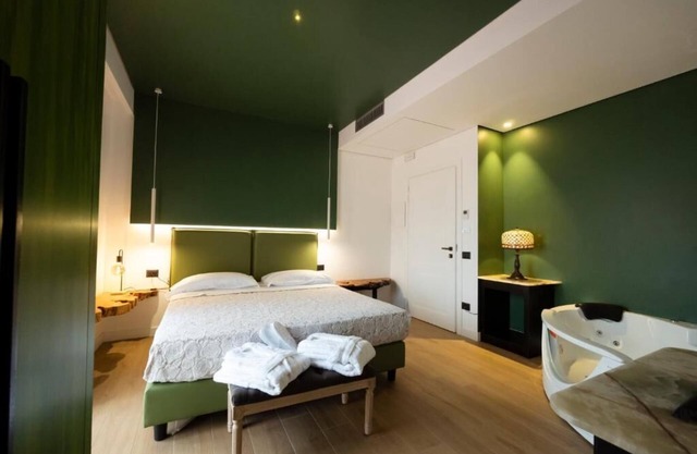 Room with jet tub