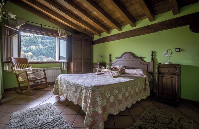 Room with Mountain Views, Shared Garden, and Wi-Fi