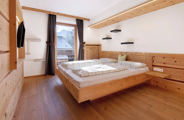 Room 'Zirbensuite Zi 1' with Mountain View, Shared Garden and Balcony