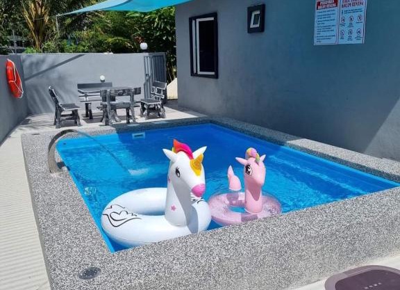 ROOMATOK HOMESTAY AND POOL JANDA BAIK