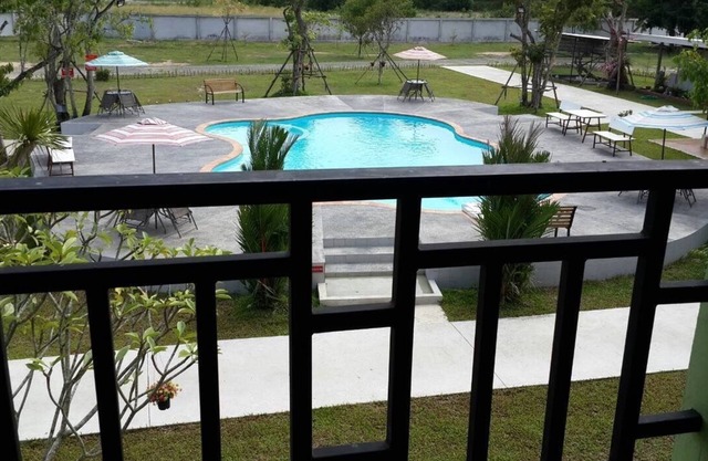 RoomQuest Chonburi Phanat Nikhom