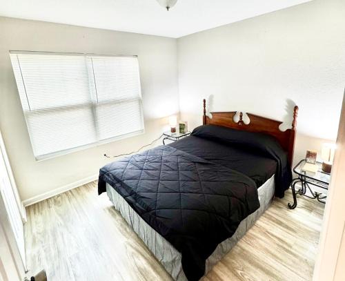 Rooms by Month JAX Airport & Zoo
